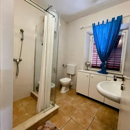 Quiet Seafront Apartamento *